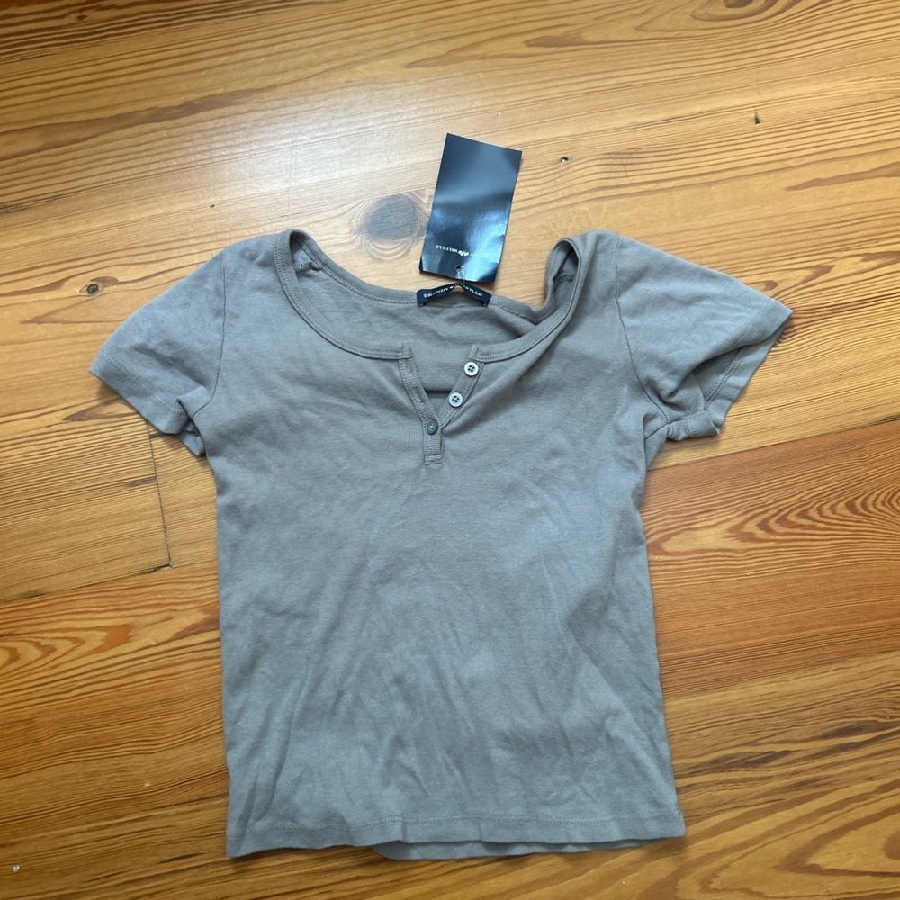 Brandy Melville Short Sleeve Tee